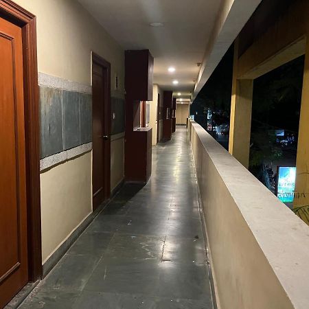 Asr Guesthouse Tirupati Exteriör bild