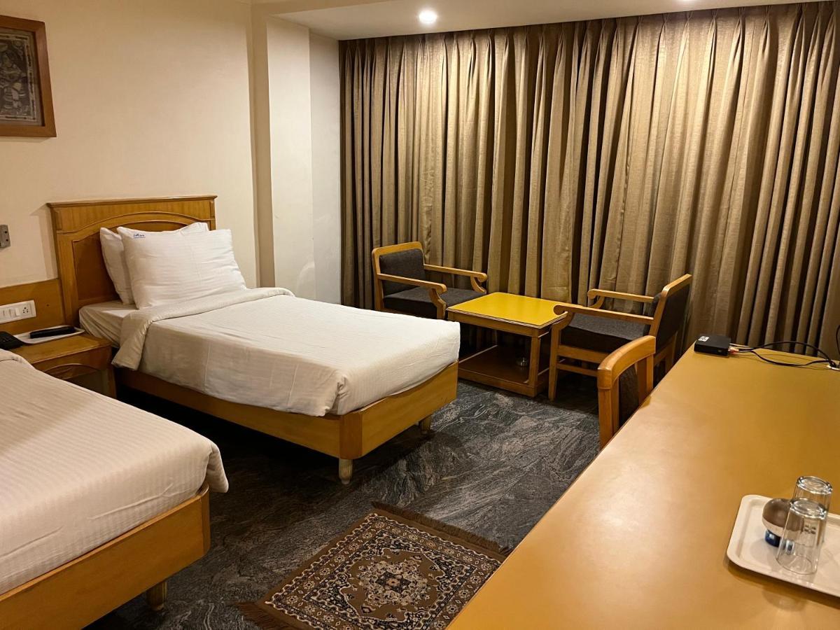 Asr Guesthouse Tirupati Exteriör bild